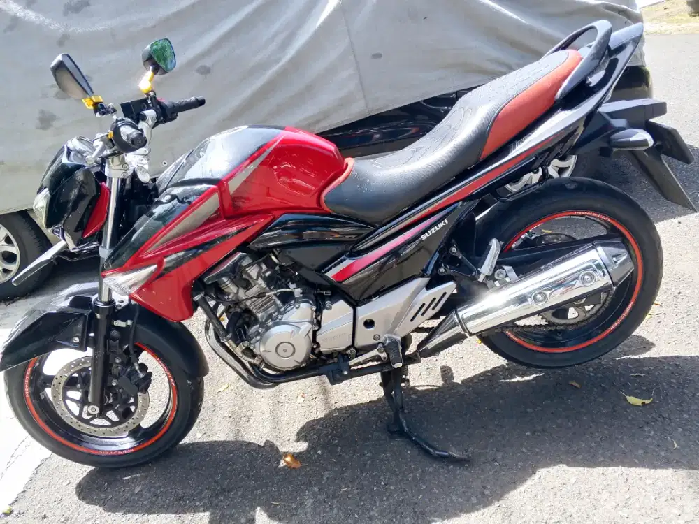 Suzuki Inazuma 250 CC tahun 2015/2016 Merah Hitam