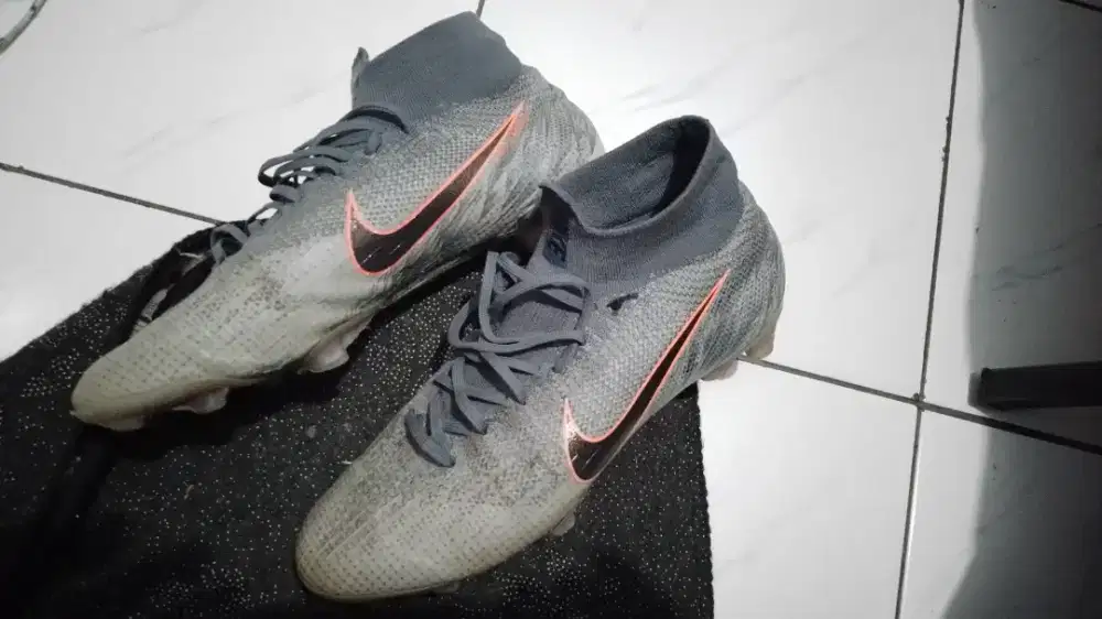 Sepatu bola Nike superfly 6