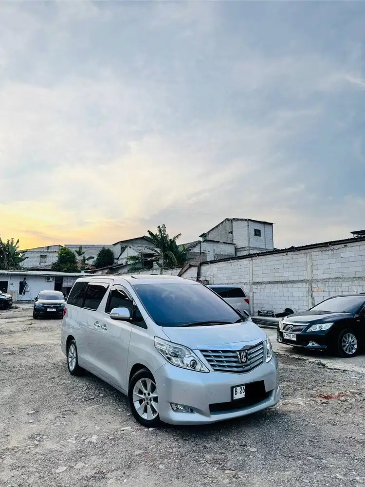 Toyota Alphard Q Low KM Siap Luar Kota