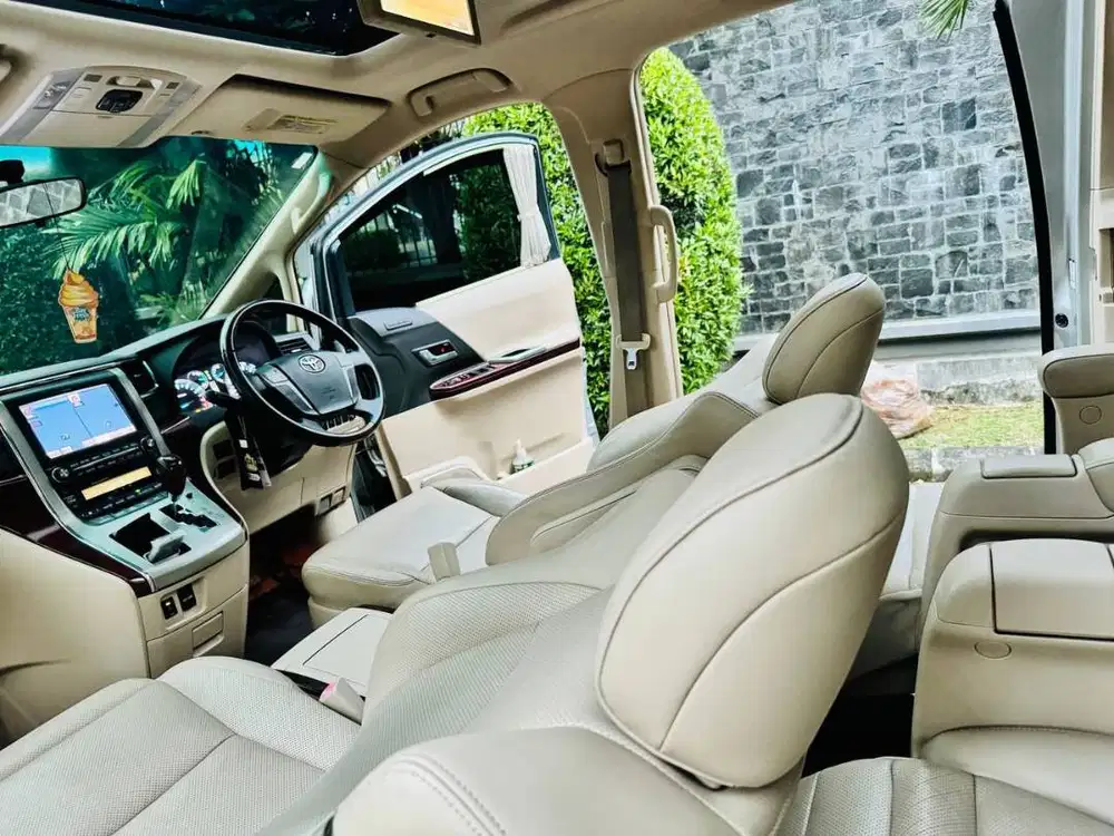 Toyota Alphard Q Pilot Seat Low KM Siap Luar Kota