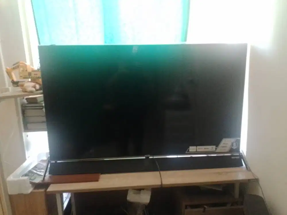 Google TV polytron 50 inch + soundbar + subwoofer