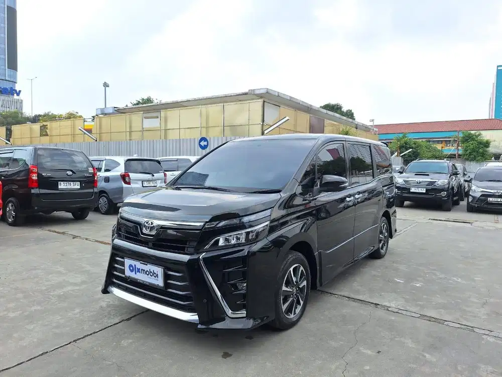 DP MURAH - Toyota Voxy 2.0 Bensin-AT 2019
