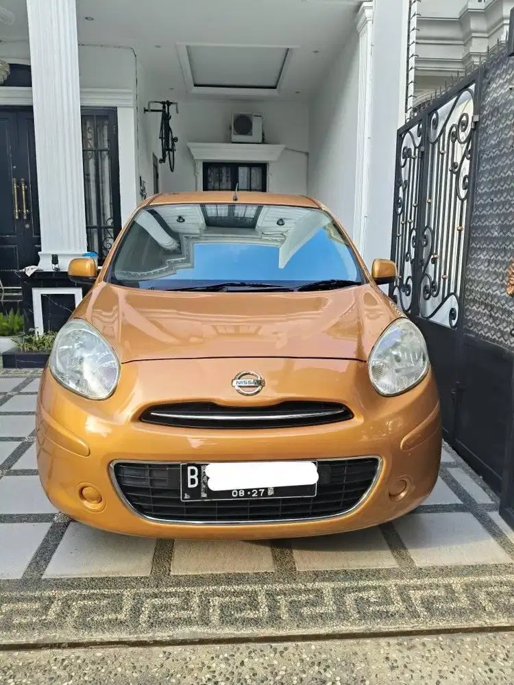 Nissan March 1.2 L AT