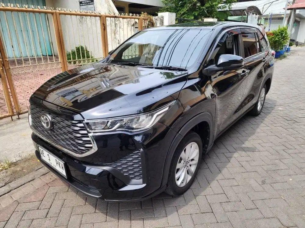 TOYOTA INNOVA ZENIX 2.0 V MATIC BENSIN 2023 KILOMTER RENDAH ISTIMEWAH