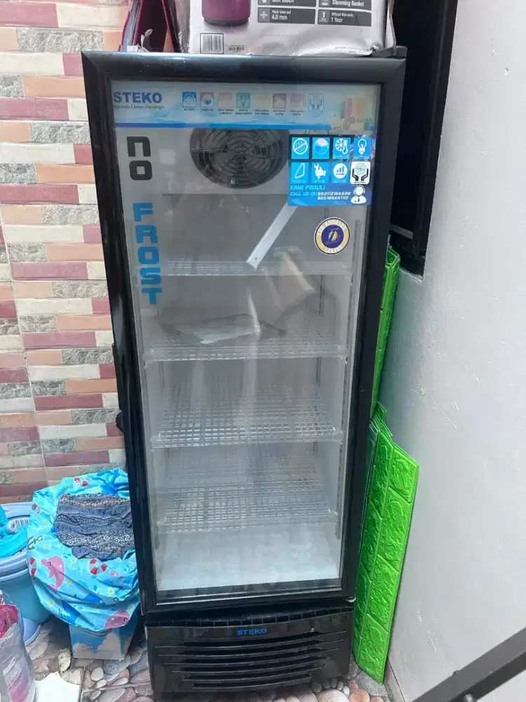 Di jual murah showcase steko kondisi masih bagus