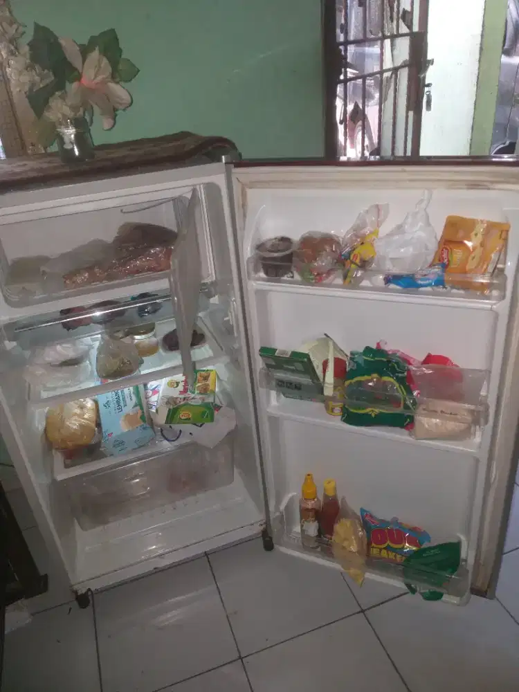 Kulkas politron belleza sgt dngin beku normal lengkap free ongkir dkt