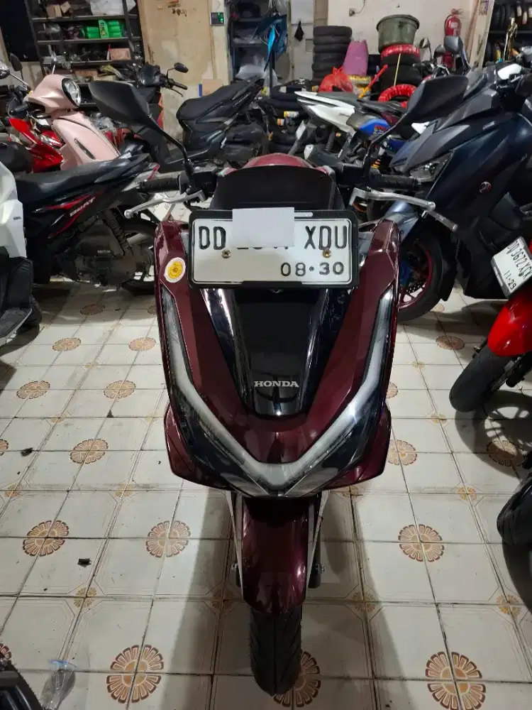 Honda PCX new 160cc 2025 Merah Maron