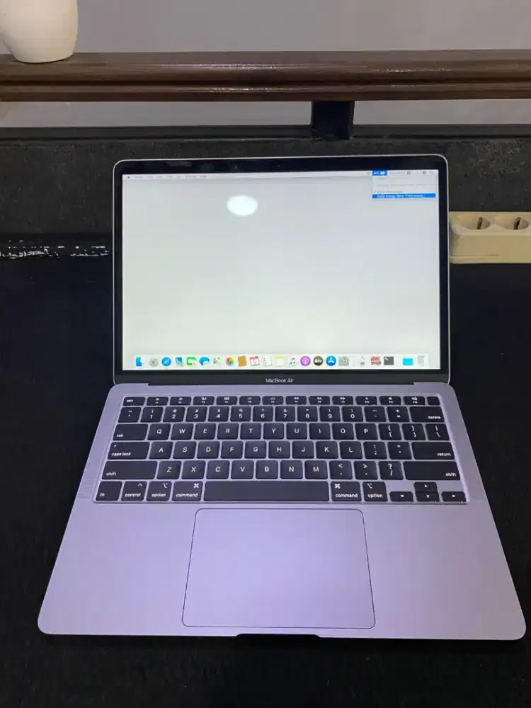 LAPTOP MACBOOK AIR CORE I5 RAM 16GB SSD 256GB SIAP PAKAI