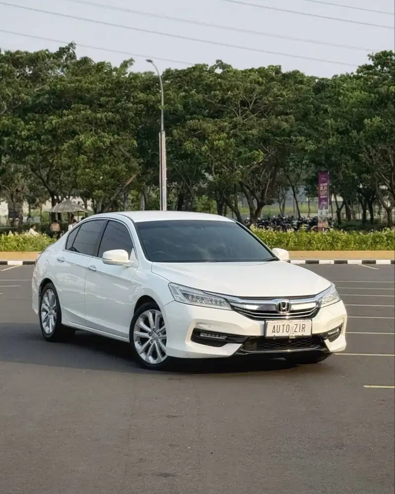 Honda Accord VTIL Putih 2016 Tdp Murmer Ori Menarik Bu Antik Simpanan
