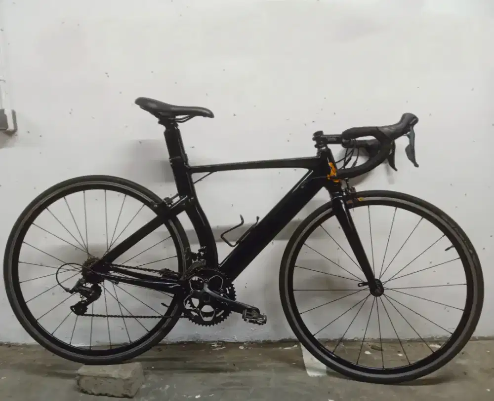 Sepeda roadbike element frc85