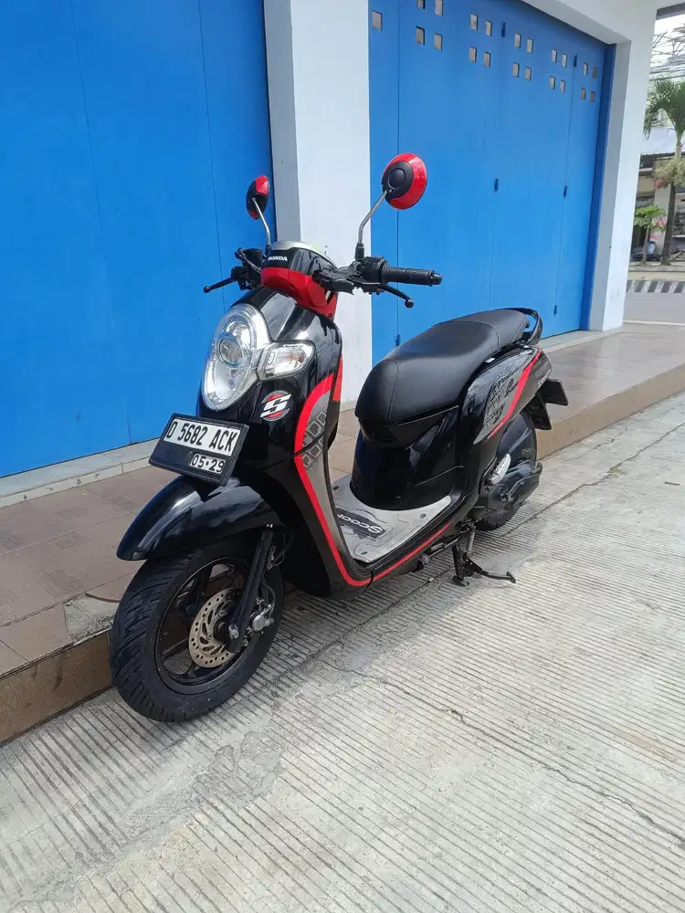 Honda scoopy donat 2019 mulus