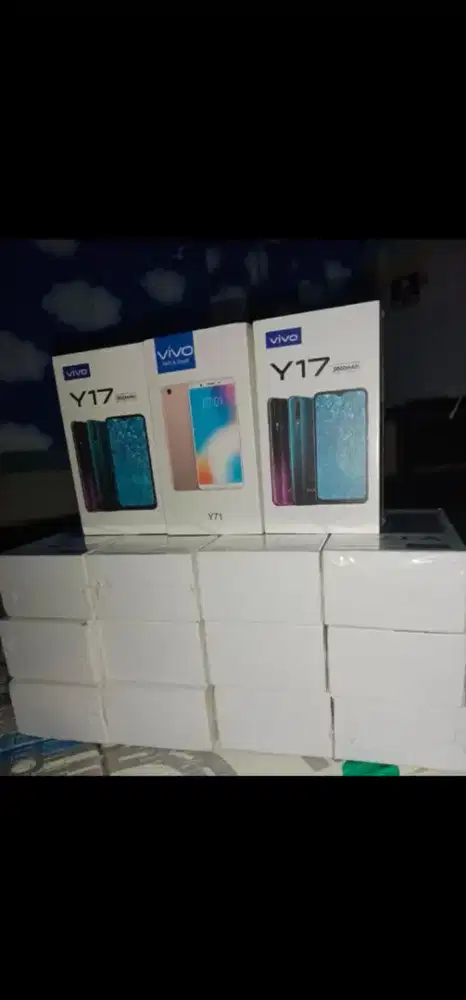 Vivo y71 ram 6/128 
Vivo y17 8/256