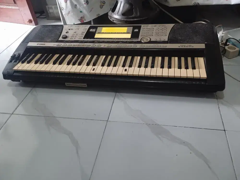 Keyboard Yamaha psr-740 masih fungsi