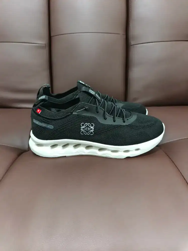 41- Sepatu OC X LOEWE