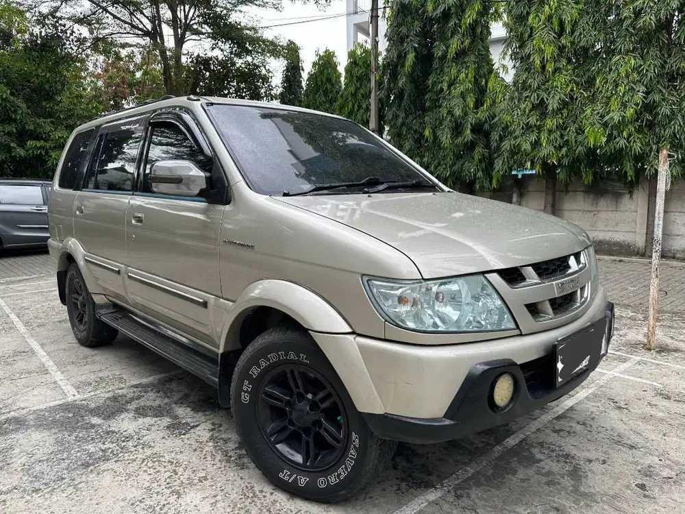 isuzu panther touring 2.5 At.tahun 2005
