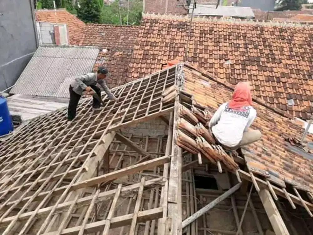 Pekerjaan Bongkar atap, Baja Ringan, Plafon PVC & Renovasi Rumah