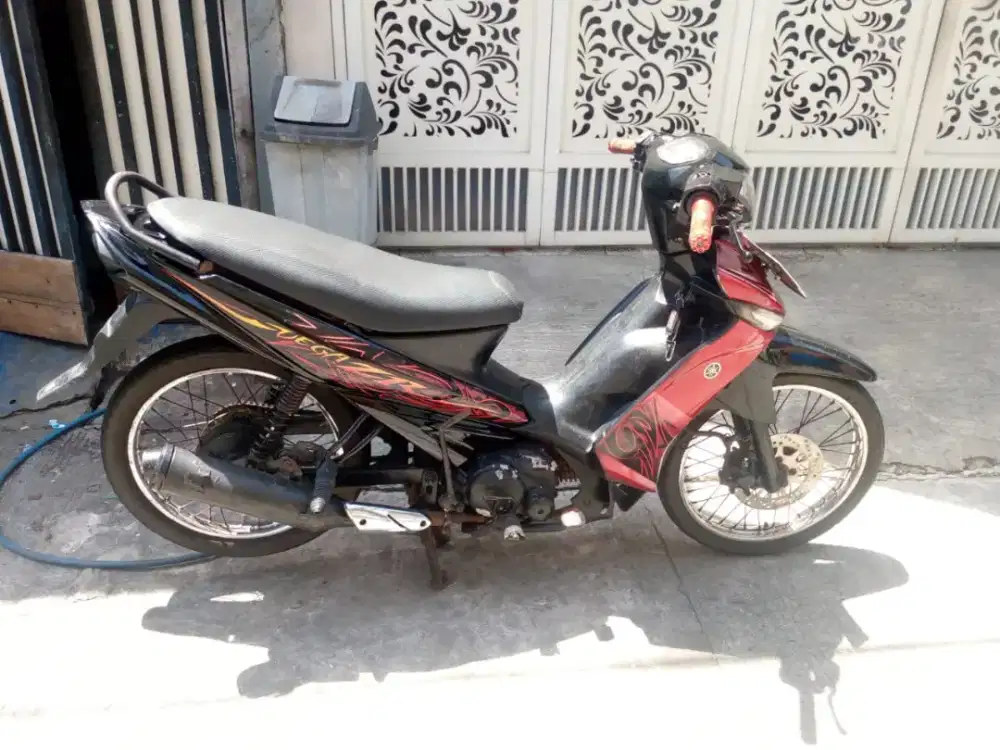 Bismillah dijual butuh Yamaha Vega 2011 kumplit mulus Gress