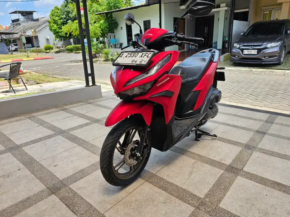 Vario 125 CBS ISS Matte Red
