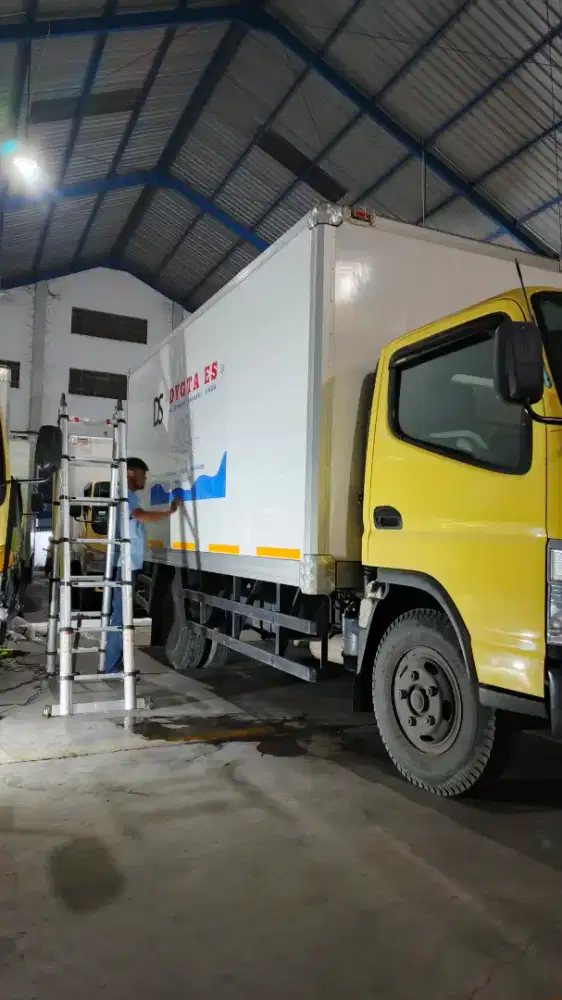 Branding sticker truk ice kristal stiker vinyl printing cuting oracal