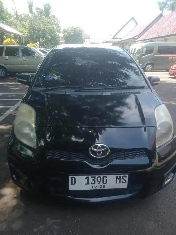 Di juao mobil yaris tipe E thn 2013