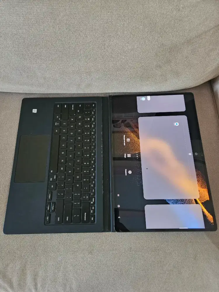 Samsung galaxy Tab s8 ultra 5G + keyboard aja resmi sein