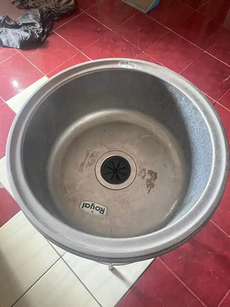 wastafel tempat cuci piring