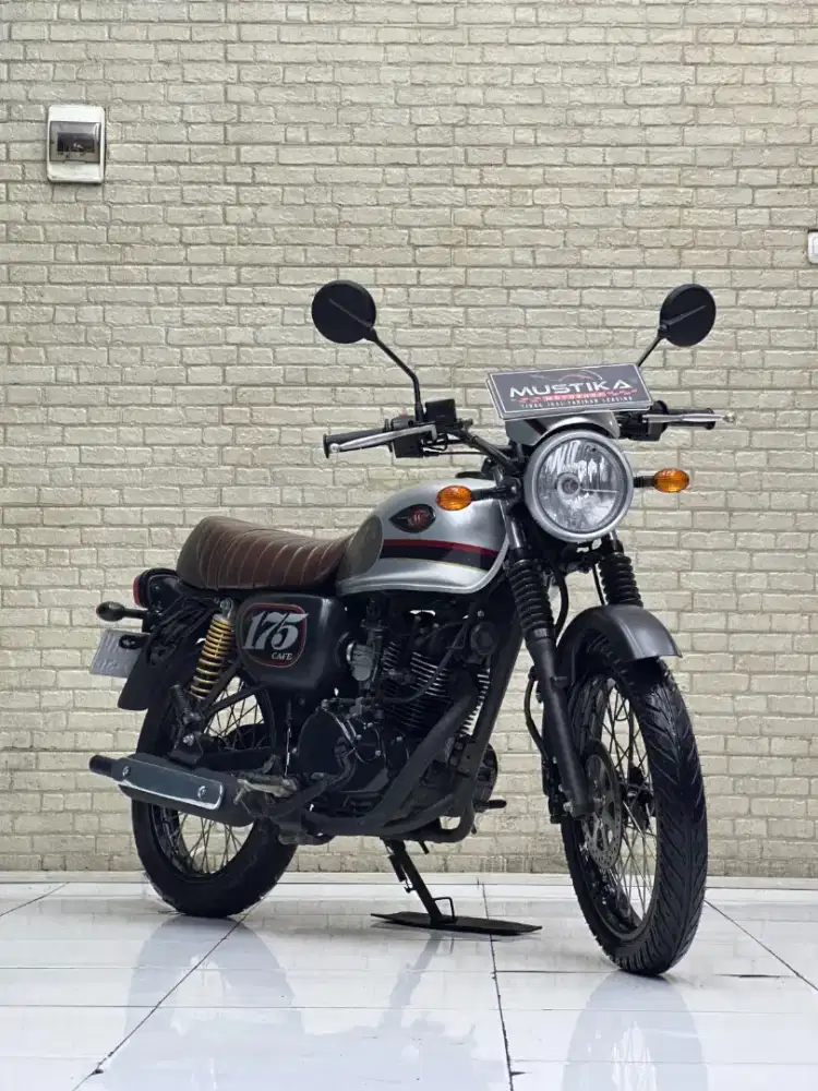 TERMURAH‼️ Kawasaki W175 Caferacer 2020 Silver Favorit - Dava mustika