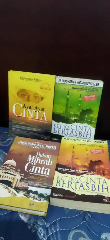 Novel yang hitz tak Lekang Waktu