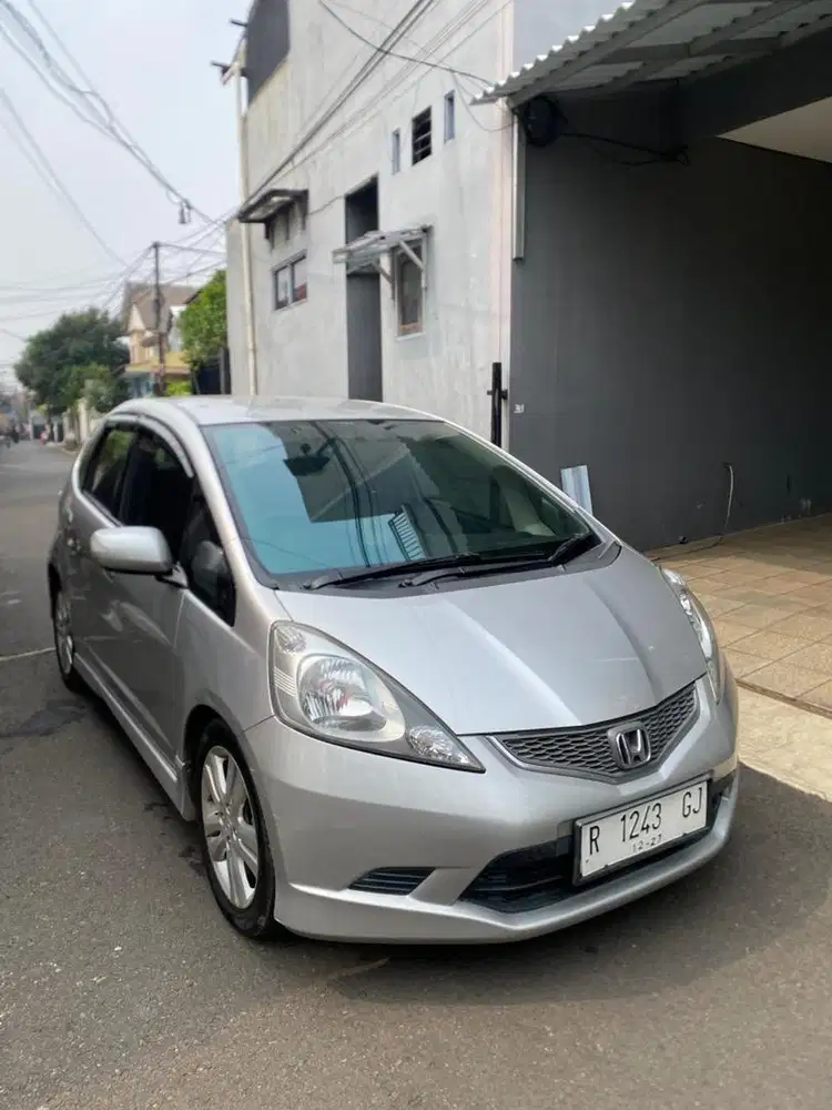 Honda Jazz GE8 tahun 2010, A/T Silver