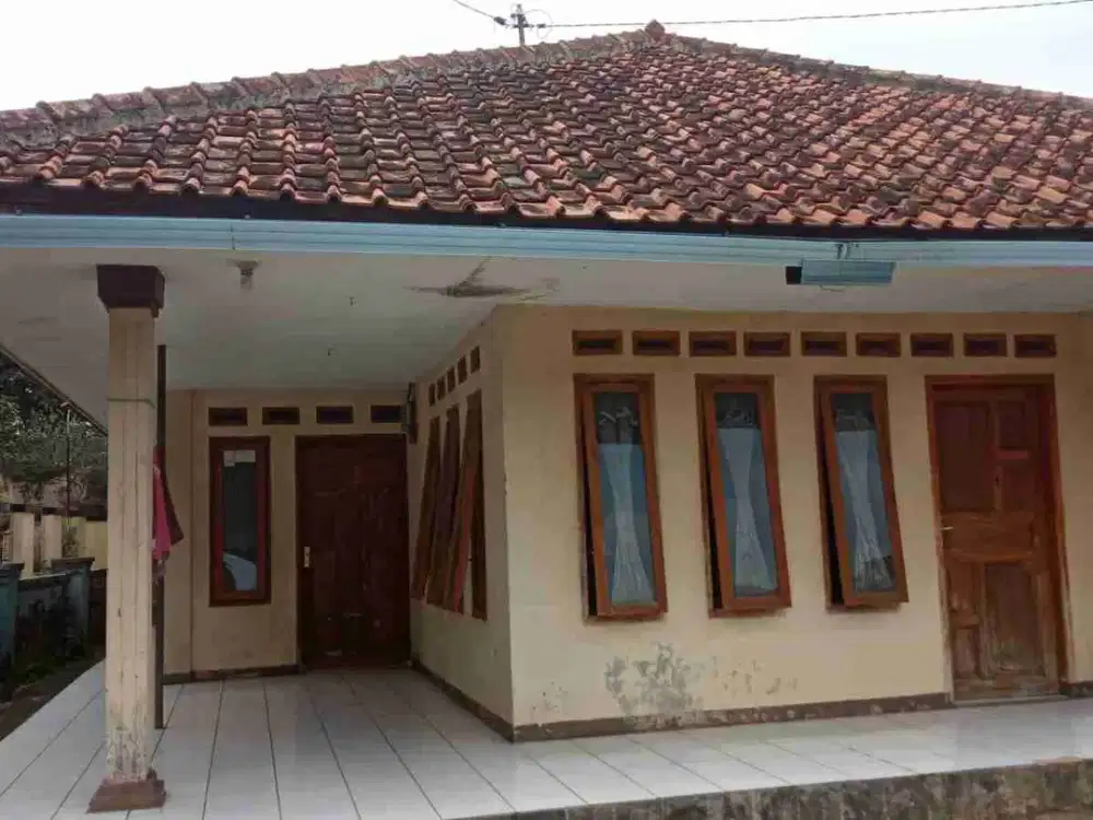 Rumah 257 m, Dekat Mesjid Wisata Religi Endan Andansih 250 m, Darangdan, Purwakarta.