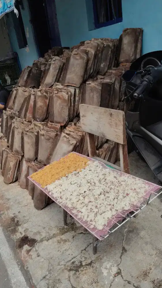 Genteng bekas layak pakai