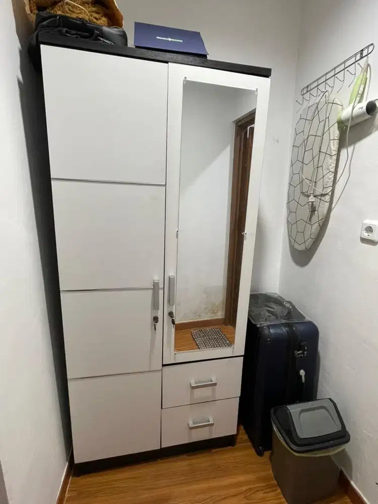 DIJUAL MURAH LEMARI PAKAIAN KACA DAN PLASTIK