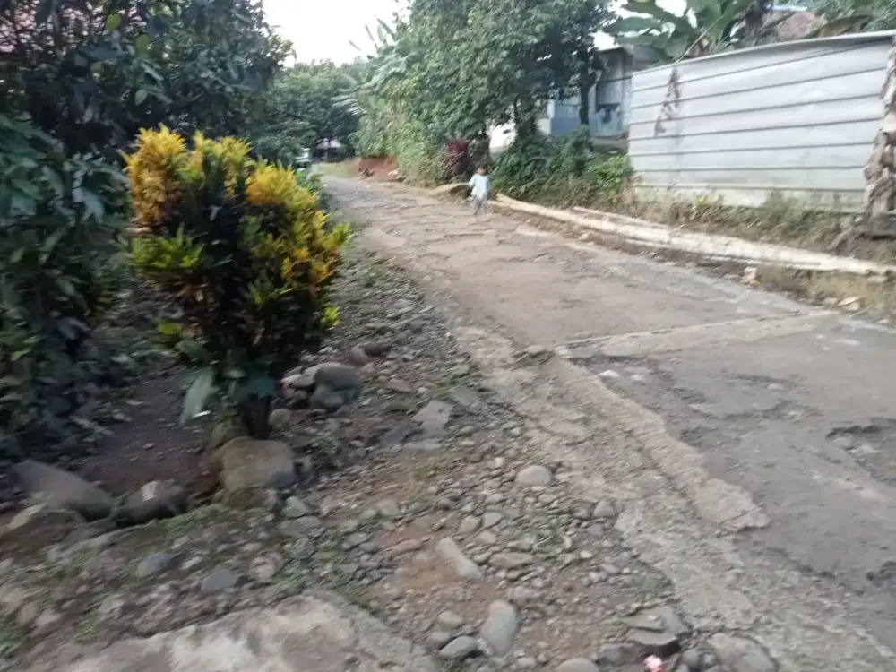 Di jual lhan tanah darat lt 2700 mtr ss ajb lokasi masuk mobil