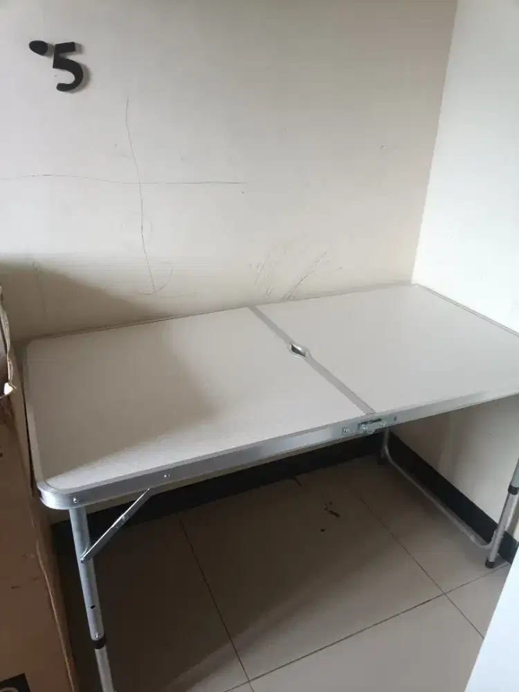 Meja portable cocok buat jualan atau keperluan rumah