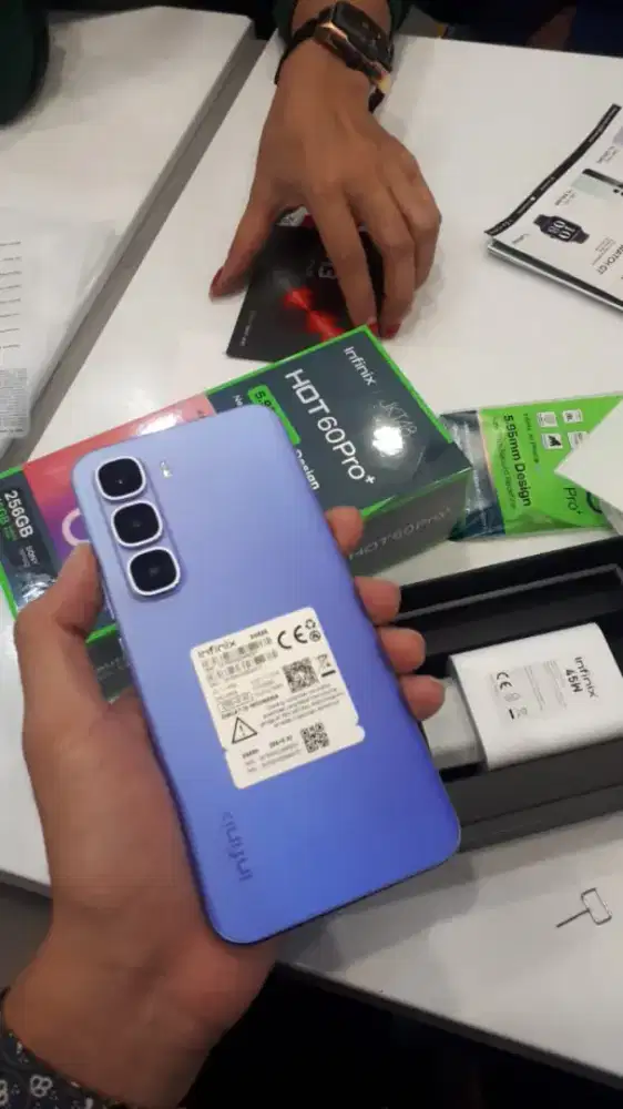 Infinix hot 60 pro+ 8+8/128