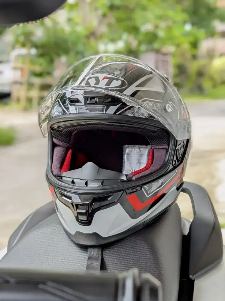 Helm KYT Strike original fullface