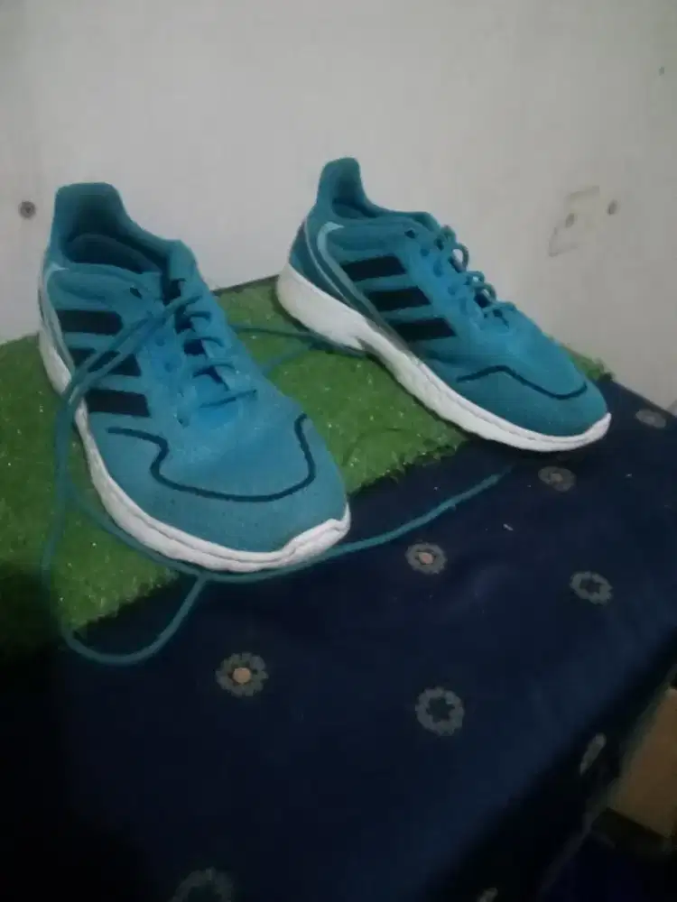 Sepatu adidas ori masih bagus mulus
