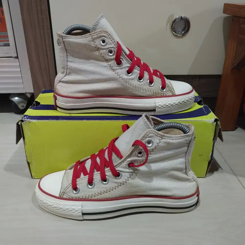Sepatu Converse preloved size 36