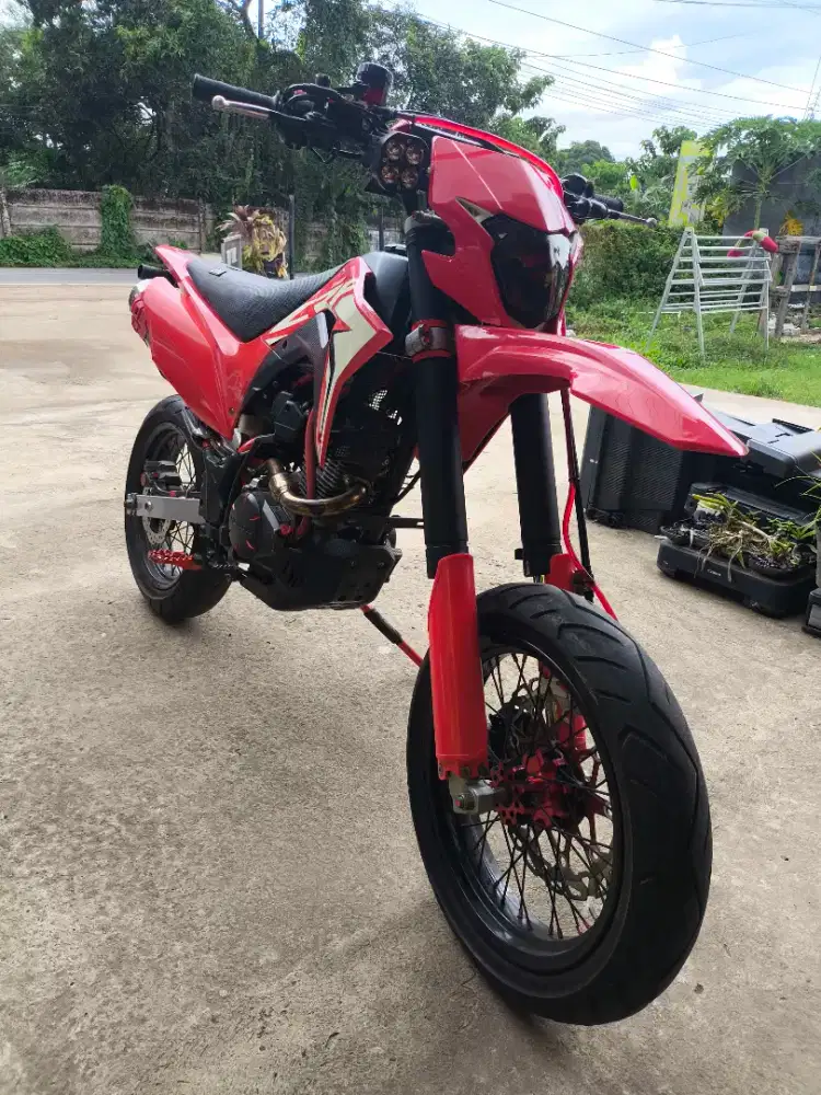 Honda CRF Supermoto