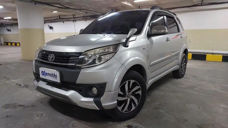 Toyota Rush  1.5 S Bensin-AT 2017 Silver