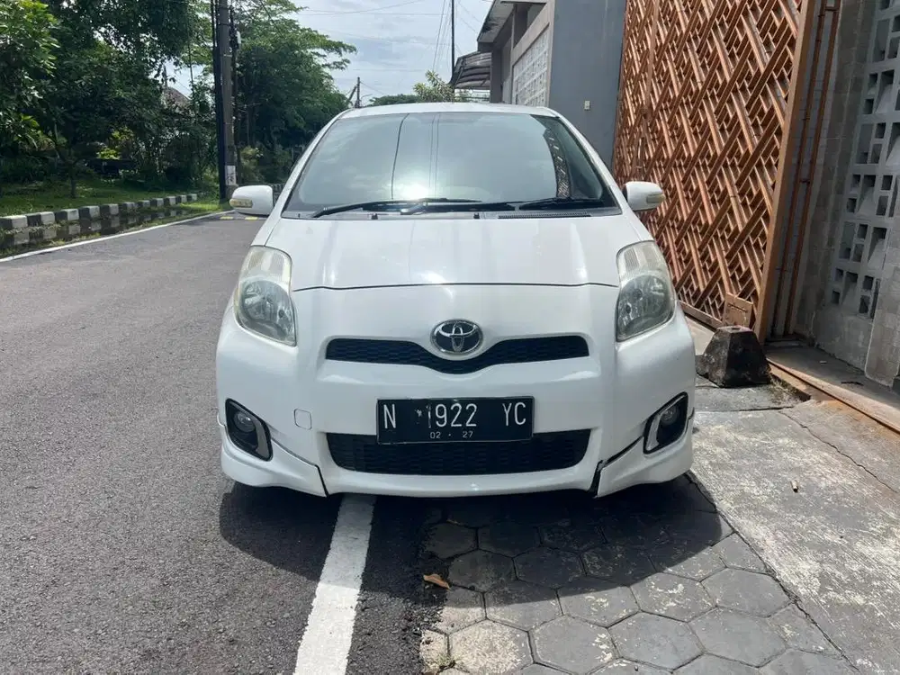 Toyota Yaris E Matic 2012