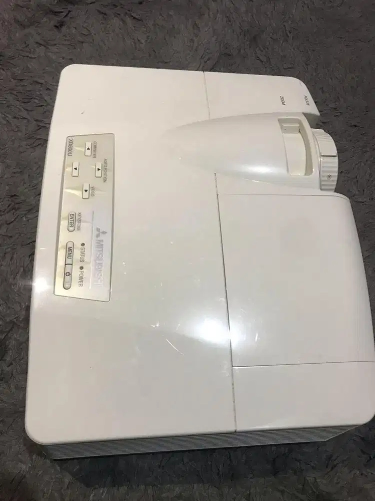 Proyektor Second Mitsubishi