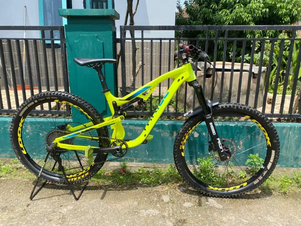 Sepeda thrill ricochet 3.0