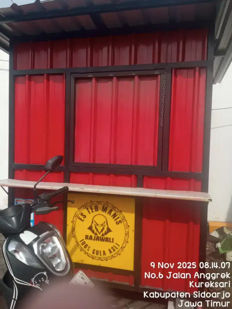 Dibutuhkan karyawati untuk jaga stan es teh jumbo