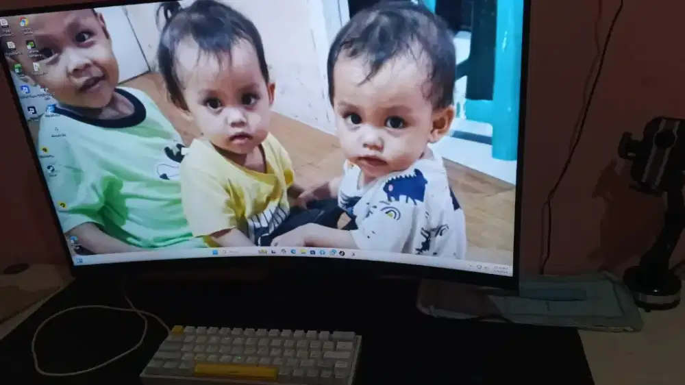 Jual cepat aja komputer geming speaket i5 gen 13 speak ada di foto