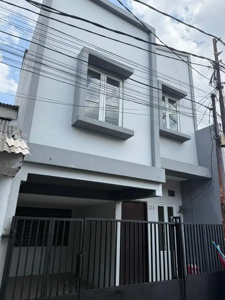 Di sewakan 1 rumah full ,tempat strategis deket pintu tol