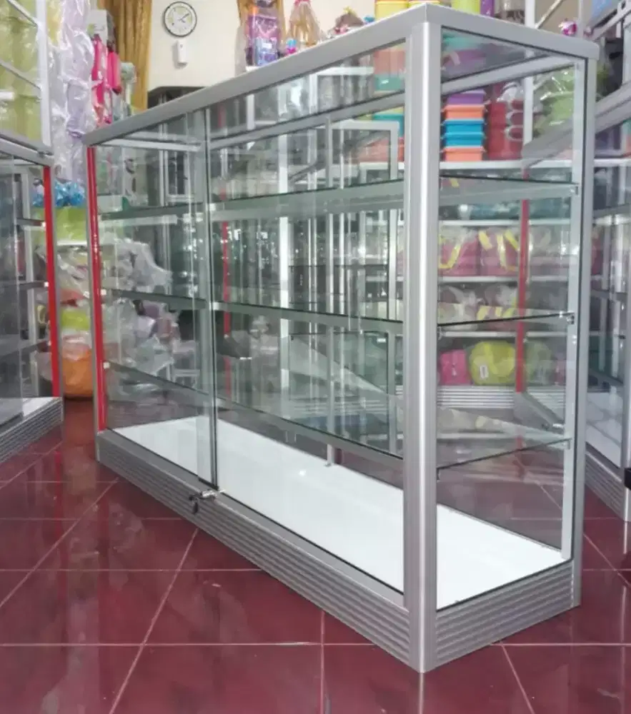 Etalase 1,5M x 1M Untuk Perlengkapan Usaha 4 Tahap