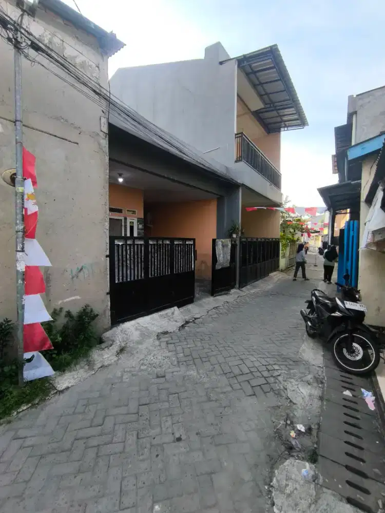 Rumah di cipondoh makmur