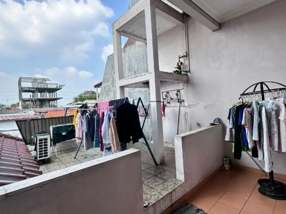 Rumah siap huni, rapi di rawamangun Jaktim