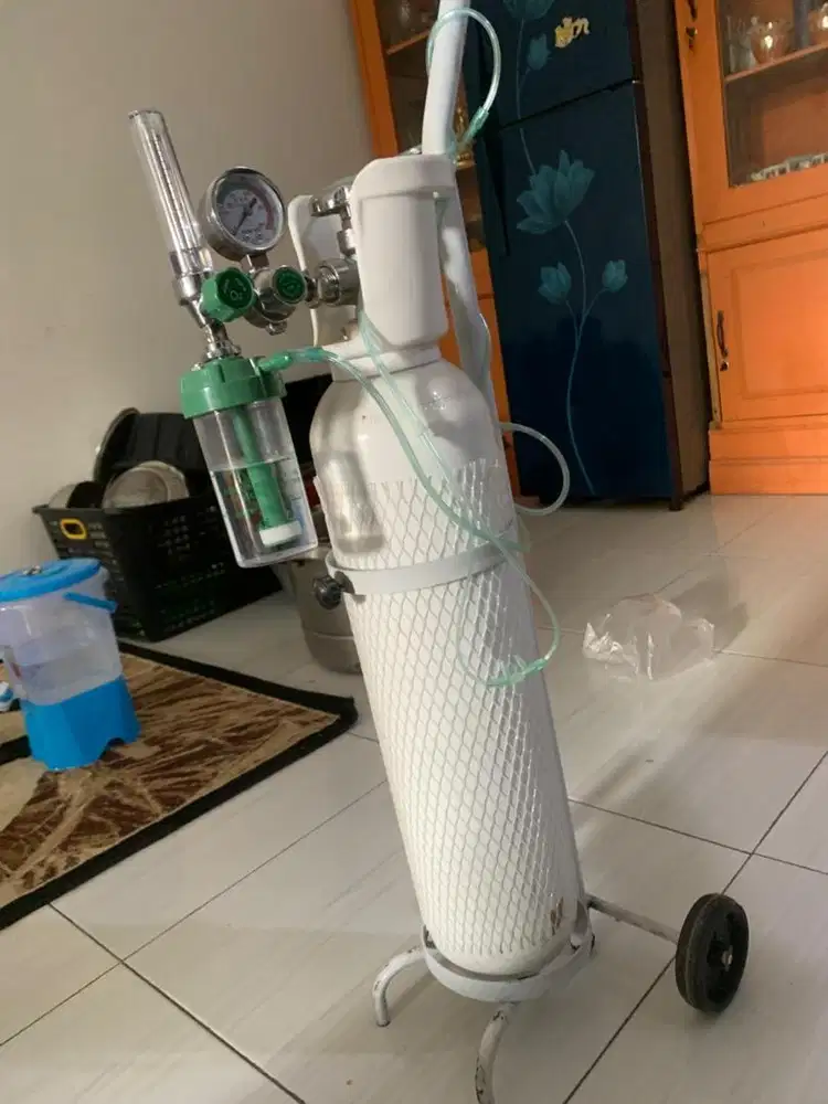 Tabung oksigen ukuran kecil